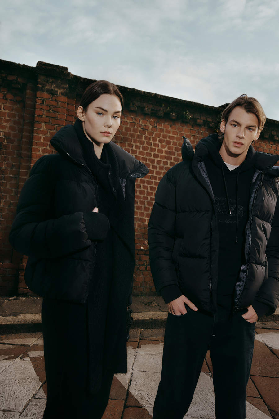 CAVIR 0200 - Giubbino uomo con cappuccio Regular Fit nero - main image