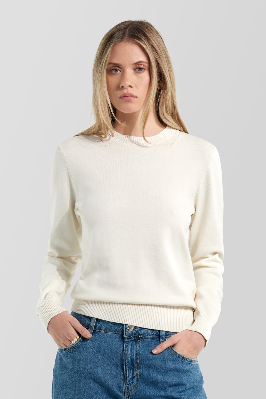 ARIELLE ROUND 1029 - Women's white slim fit top - main image